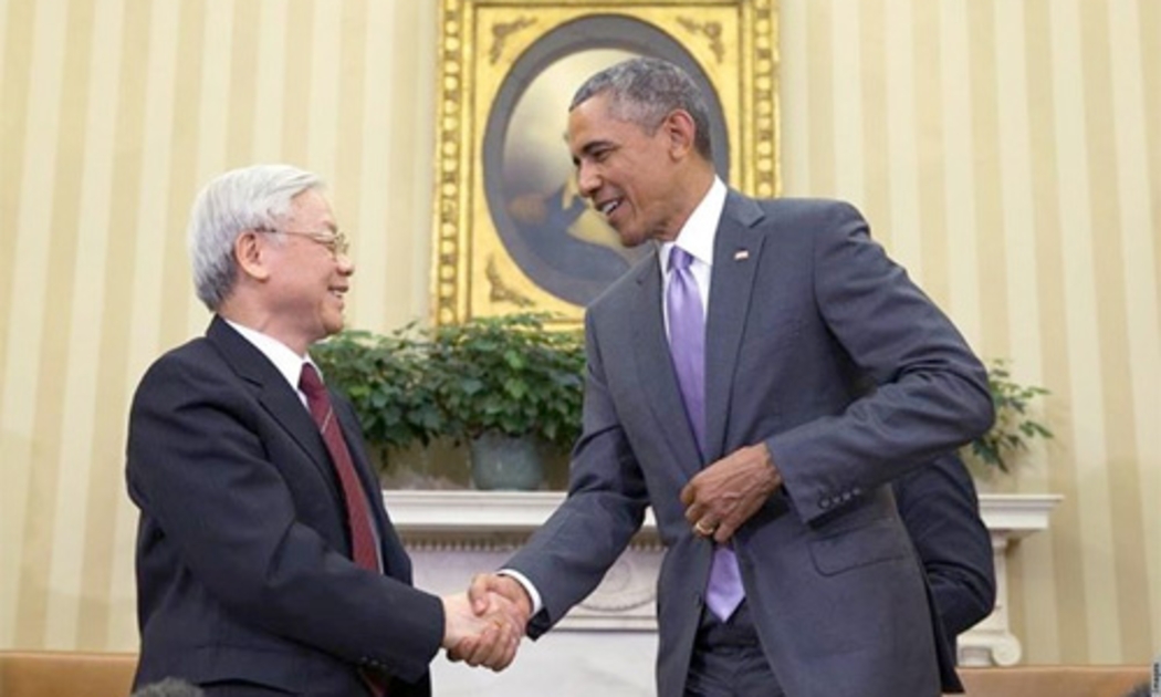 Tổng bí thư Nguyễn Phú Trọng và Tổng thống Mỹ Barack Obama sau cuộc hội đàm tại Nhà Trắng, hôm 7/7 vừa qua - Ảnh: AP. <br>