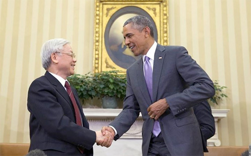 Tổng bí thư Nguyễn Phú Trọng và Tổng thống Mỹ Barack Obama sau cuộc hội đàm tại Nhà Trắng, hôm 7/7 vừa qua - Ảnh: AP. <br>