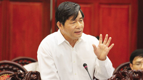 “Tôi thấy hơi đặc biệt, rất cam go, có lẽ do quá phức tạp”, Bộ trưởng 
Vinh than thở. Ông cũng cho biết sẽ có công văn hỏa tốc gửi các bộ để 
tháng 9 có thể tập hợp được danh mục cấm đầu tư trình Ủy ban Thường vụ 
Quốc hội xem xét trước khi trình Quốc hội.
