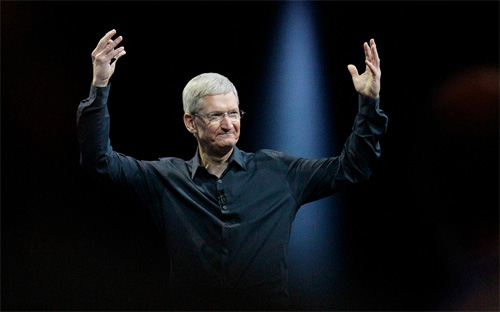 Mới đây, Tim Cook đã tiết lộ ông là một người đồng tính, đồng thời phản đối phân biệt đối xử đối với những người đồng tính, song tính và chuyển giới.<br>