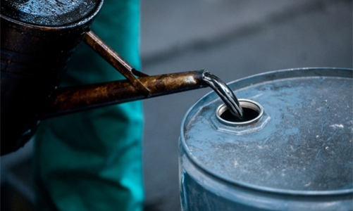 “Ẩn số giá dầu” trong ngân sách Việt Nam 2015