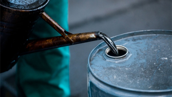 “Ẩn số giá dầu” trong ngân sách Việt Nam 2015