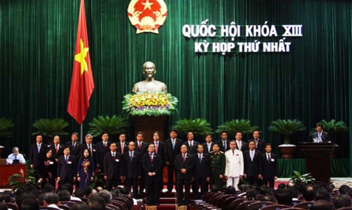 Sau khi được bầu, Thủ tướng phải tuyên thệ