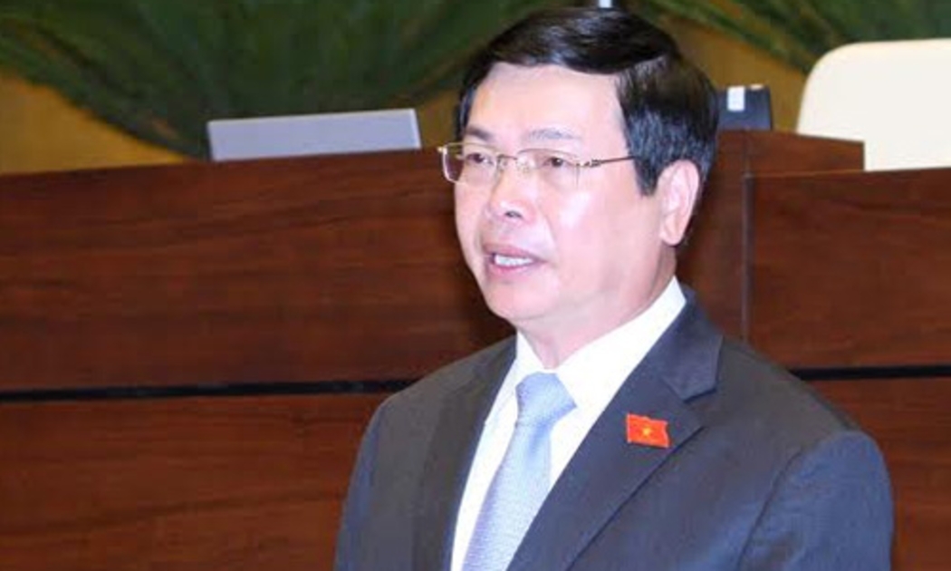 Bộ trưởng Bộ Công Thương Vũ Huy Hoàng trả lời chất vấn trước Quốc hội, sáng 12/6.<br>