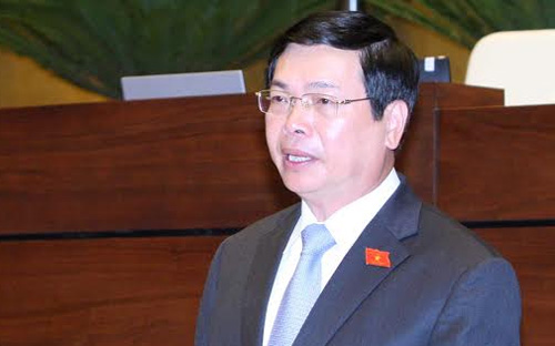 Bộ trưởng Bộ Công Thương Vũ Huy Hoàng trả lời chất vấn trước Quốc hội, sáng 12/6.<br>