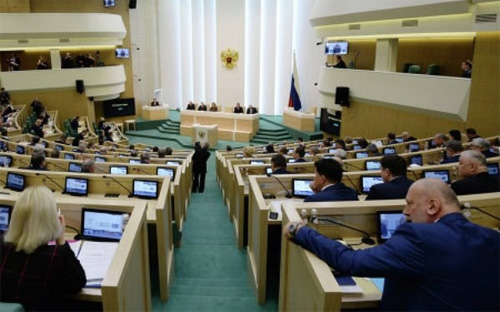 Hiện các nhà làm luật Nga đang xem xét dự luật cho phép Moscow đóng băng tài sản và tài khoản của các cá nhân 
và công ty phương Tây trong trường hợp nước này bị áp lệnh trừng phạt 
liên quan tới khủng hoảng Ukraine.