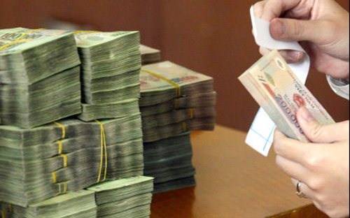 Thừa nhân mức vượt là thể hiện việc chấp hành kỷ luật tài chính và nghị quyết của Quốc hội chưa nghiêm, song với lý giải đây là số thực tế đã phát sinh, Ủy ban Thường vụ Quốc hội vẫn xin Quốc hội cho phép quyết toán số tiền đã vượt dự toán.