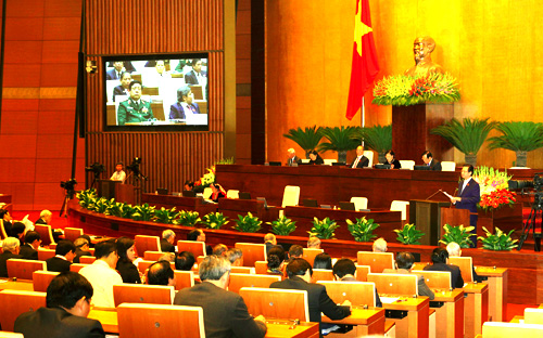 Nhiều đại biểu cho rằng dự thảo luật chưa thể hiện rõ việc kiểm soát quyền lực giữa lập pháp, hành pháp, tư pháp như quy định mới của Hiến pháp.