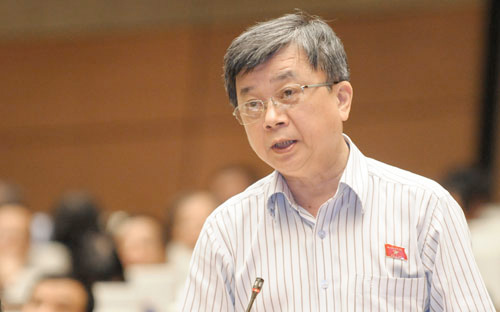 Đại biểu Quốc hội Trương Trọng Nghĩa (Tp.HCM) phát biểu tại nghị trường.
