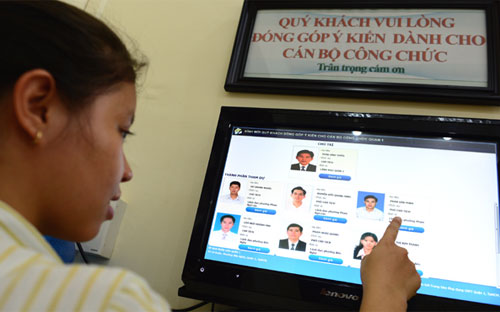“Cán bộ, công chức của thành phố hãy cứ xúc tiến những công việc to lớn,
 như thiết kế bộ máy hành chính tinh gọn, hiệu quả, cắt giảm thủ tục 
hành chính, ứng dụng khoa học kỹ thuật&nbsp; hiện đại..., nhưng đừng quên nở 
những nụ cười”.