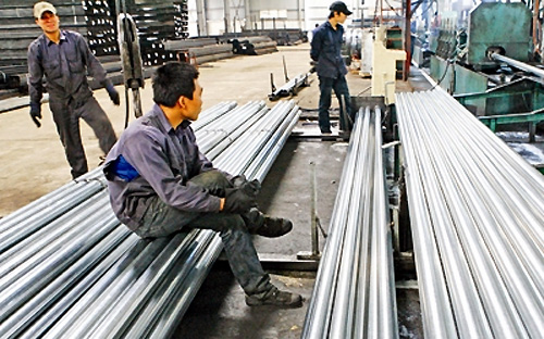 Vài năm trước, giới chuyên gia đã quan ngại về triển vọng của nền kinh 
tế. Đến nay, “thật sự rất xấu”, “vô cùng khó khăn” là cụm từ chung dễ 
tìm thấy trong nhìn nhận của họ.