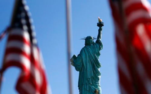 Nhiều tổ chức dự báo khác đồng quan điểm với WB rằng, Mỹ đã lấy lại vị trí đầu tàu tăng trưởng của thế giới từ Trung Quốc.