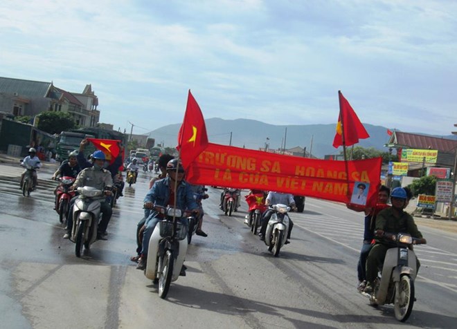Bắt đầu từ việc tuần hành phản đối việc Trung Quốc hạ đặt giàn khoan tại vùng đặc quyền kinh tế Việt Nam, đã xảy ra xô xát giữa công nhân người Trung Quốc và công nhân Việt Nam tại Vũng Áng.<br>