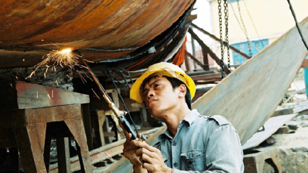 Đại biểu Quốc hội lo phía sau của “ổn định” kinh tế