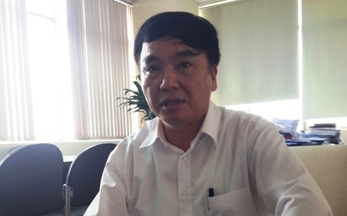 Trước khi bị bắt giam, ông Lục đã hai lần bị đình chỉ công tác, dù ông khẳng định "không liên quan" đến nghi án nhận hối lộ.<br>