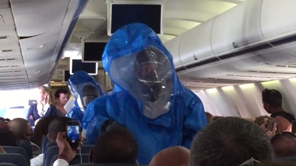 Bị đuổi khỏi máy bay vì nói đùa nhiễm Ebola