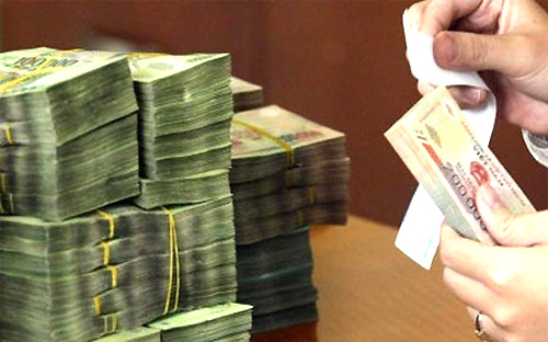 Theo tính toán của một số chuyên gia, nếu áp dụng Thông tư 02 và dừng 
Quyết định 780 thì nợ xấu của hệ thống có thể tăng mạnh lên tới 15 - 
16%/tổng dư nợ của hệ thống.