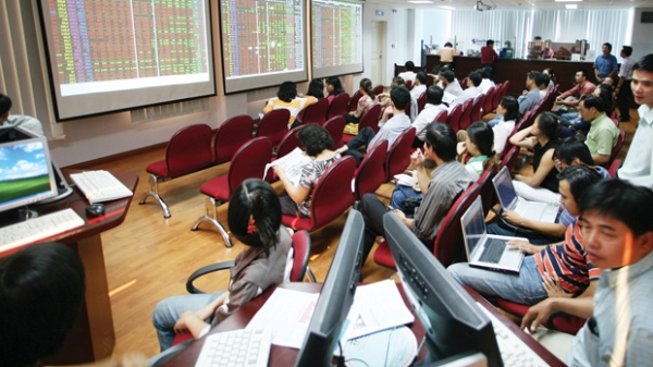 Bloomberg: Chứng khoán Việt Nam 2015 sẽ đạt đỉnh 7 năm