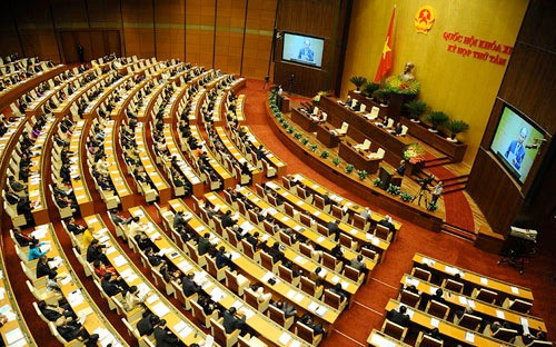 Một phiên thảo luận tại Quốc hội trong năm 2014. Trong thời gian tới, đặc biệt là trong hai năm 2015 - 2016, các hoạt động cải cách thể chế sẽ tiếp tục được triển khai thực hiện và sẽ trở thành nhiệm vụ “trọng tâm” của “trọng tâm”, “đột phá” của “đột phá” trong tái cơ cấu kinh tế. <br>