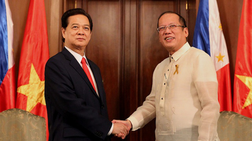 Thủ tướng Nguyễn Tấn Dũng và Tổng thống Benigno Aquino trong cuộc gặp tại Manila tuần trước.<br>