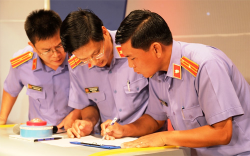 Trang phục hiện nay của ngành kiểm sát mới thay đổi được 3 năm - Ảnh minh hoạ.<br>