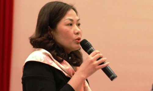 Phó thống đốc tranh luận với chuyên gia về lãi suất