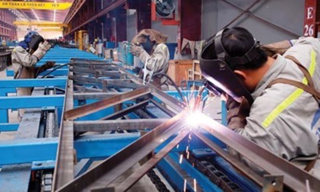 Nghị quyết mới được Quốc hội thông qua hôm 28/11 đã nhấn mạnh yêu cầu tiếp tục thực hiện đề án tổng thể tái cơ cấu nền kinh tế, để đến cuối năm 2015 bảo đảm cơ bản hoàn thành.