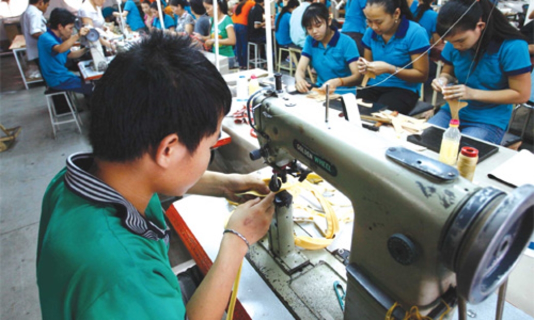Việc tạo hành lang pháp lý cho các doanh nghiệp trong nước với các doanh nghiệp FDI còn nhiều hạn chế, chưa tạo động lực nâng cao sức cạnh tranh và tính tự chủ của nền kinh tế.