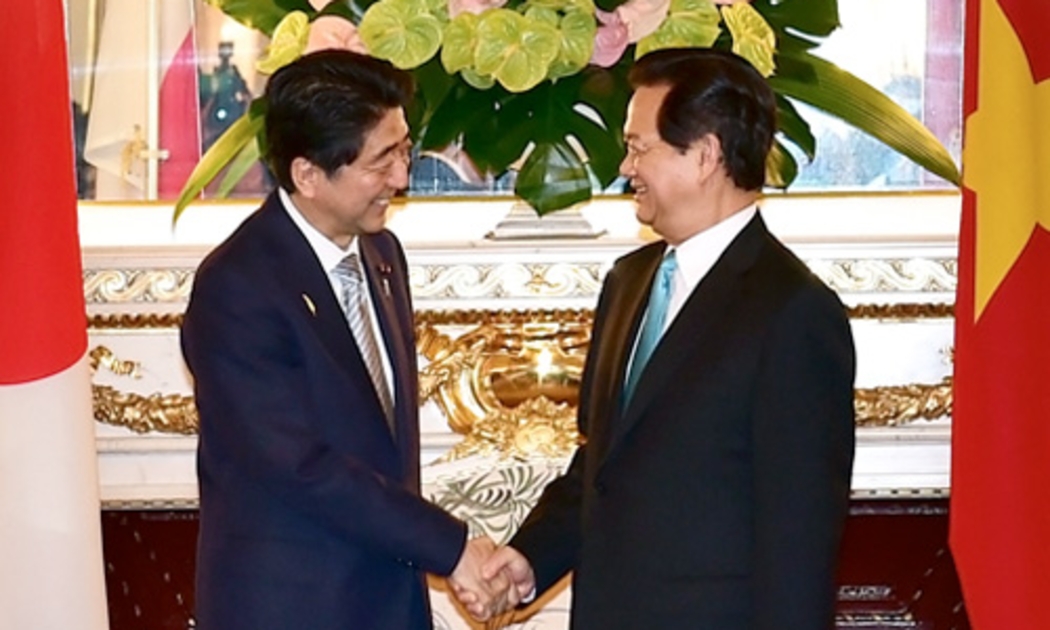 Thủ tướng Nguyễn Tấn Dũng và Thủ tướng Shinzo Abe tại hội đàm - Ảnh: VGP/Nhật Bắc.