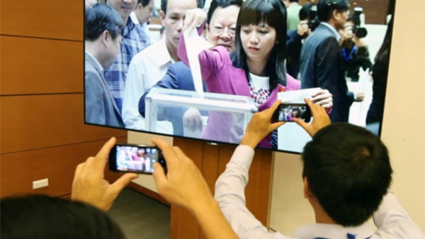 Hậu tín nhiệm: Không chỉ là chuyện thấp, cao