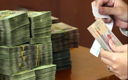 Nguyên nhân quan trọng dẫn đến chi ngân sách “mềm” đến tùy tiện, như nhận xét của nhiều đại biểu là do quy trình quyết định chưa hợp lý, cập rập từ khâu trình đến thẩm tra và xem xét quyết định.