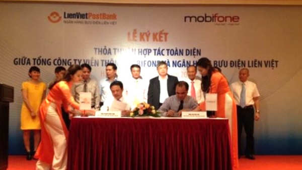 LienVietPostBank, MobiFone cùng phát hành sim mắc-ca