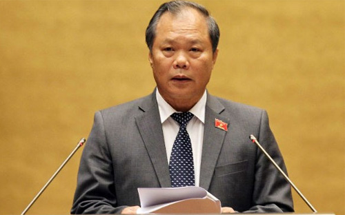 Chủ nhiệm Ủy ban Pháp luật Phan trung Lý trình bày báo cáo thẩm tra dự án luật - Ảnh: VTC.<br>