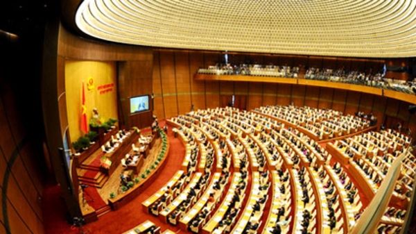 Quốc hội đặt thời hạn cuối 2015 cho tái cơ cấu kinh tế