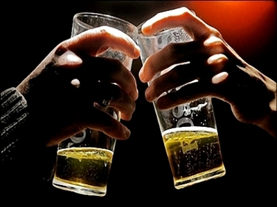 Với mặt hàng bia, thuế suất hiện tại là 50% và lộ trình tăng là từ 
1/7/2015 đến hết 31/12/ 2016 lên 55%. Đến 1/1/2017 đến hết&nbsp; 31/12 /2017 
lên 60%&nbsp; và từ 1/1/2018 sẽ là 65%.