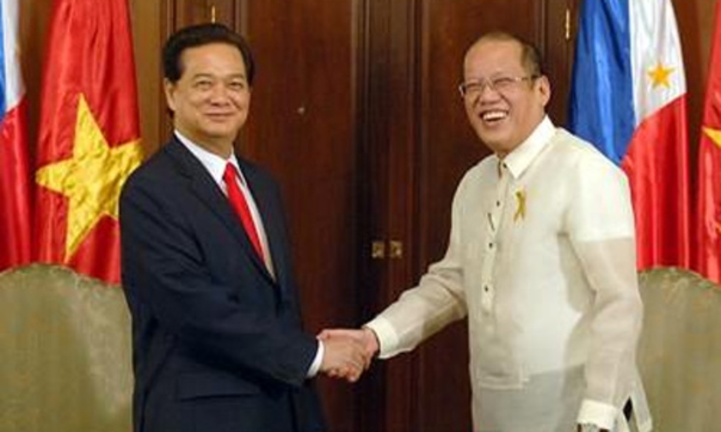Thủ tướng Nguyễn Tấn Dũng và Tổng thống Philippines Aquino - Ảnh: VGP/Nhật Bắc.