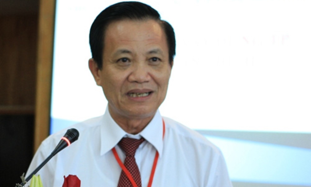Vị Chủ tịch Hội đồng Nhân dân thành phố Đà Nẵng nhấn mạnh, trong 
tình hình biển Đông phức tạp, có thể còn kéo dài, người dân thành phố 
cần nâng cao cảnh giác, mài sắc ý chí, quyết tâm bám biển, giữ vững chủ 
quyền thiêng liêng biển đảo của Tổ quốc.