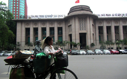 Các kết quả đạt được trong đảm bảo an toàn hệ thống tổ chức tín dụng dựa chủ yếu vào sự hỗ trợ của Ngân hàng Nhà nước.