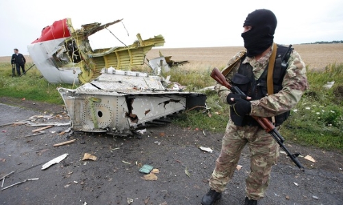 Giao tranh ác liệt quanh khu vực MH17 rơi