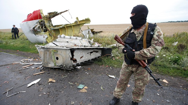 Quân ly khai hiện vẫn đang nắm quyền kiểm soát khu vực MH17 rơi.