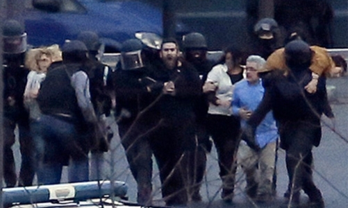 Chiến dịch truy nã nghi phạm khủng bố tại Pháp kết thúc đẫm máu