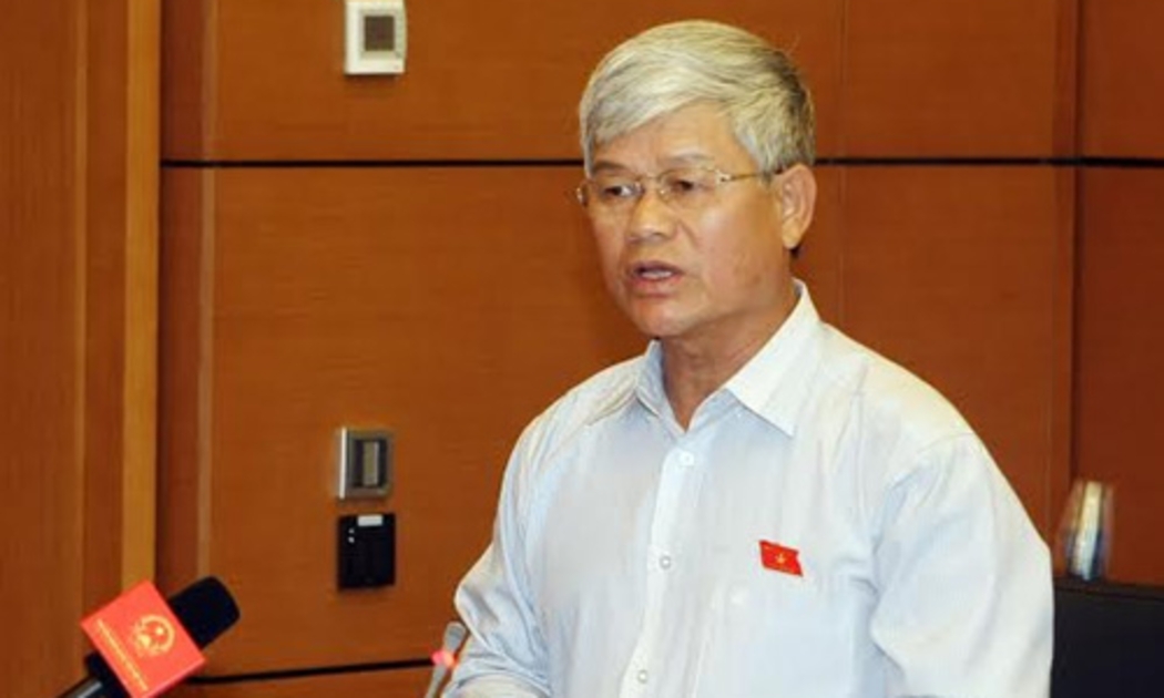 Đại biểu Nguyễn Anh Sơn đề nghị dù khó cũng phải đưa Luật Biểu tình vào chương trình.