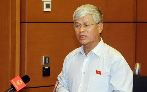 Đại biểu Nguyễn Anh Sơn đề nghị dù khó cũng phải đưa Luật Biểu tình vào chương trình.