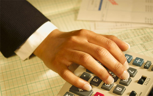 Để được cung cấp dịch vụ kế toán, doanh nghiệp phải có ít nhất 3 kế toán viên hành nghề, trong đó giám đốc doanh nghiệp, người đại diện theo pháp luật của doanh nghiệp phải là kế toán viên hành nghề. <br>