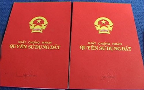 Đối tượng áp dụng là các hộ gia đình, cá nhân đối với đất ở có nguồn gốc được giao - cấp không
 đúng thẩm quyền trước ngày 15/10/1993 tại địa bàn có điều kiện kinh tế 
xã hội khó khăn, đặc biệt khó khăn, biên giới, hải đảo.