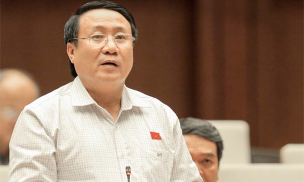 Theo đại biểu Hà Sỹ Đồng, trong thời gian qua, sự phối hợp giữa hai chính sách tài khóa và tiền tệ thường lỏng lẻo, rời rạc, đôi khi xung đột, triệt tiêu nhau. <br>