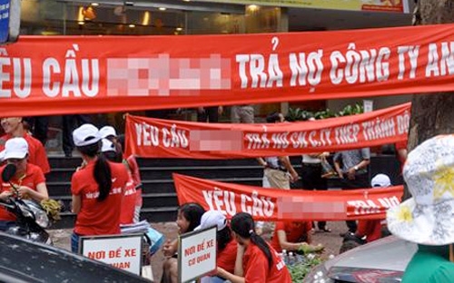 Theo dự thảo thông tư, doanh nghiệp kinh doanh dịch vụ đòi nợ chỉ được tiến hành các hoạt động kinh doanh dịch vụ đòi nợ sau khi có giấy chứng nhận đủ điều kiện về an ninh, trật tự theo quy định của Chính phủ về điều kiện an ninh trật tự đối với một số ngành, nghề kinh doanh có điều kiện.