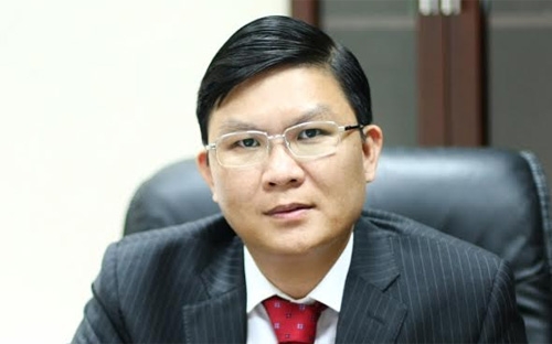 Ông Lê Thành Vinh: "Thử hỏi rằng Nhà nước sẽ tiền kiểm được gì, khi bắt người ta đăng ký 
kinh doanh theo ngành nghề mà Nhà nước định sẵn trong thực tiễn kinh 
doanh vô cùng đa dạng". 