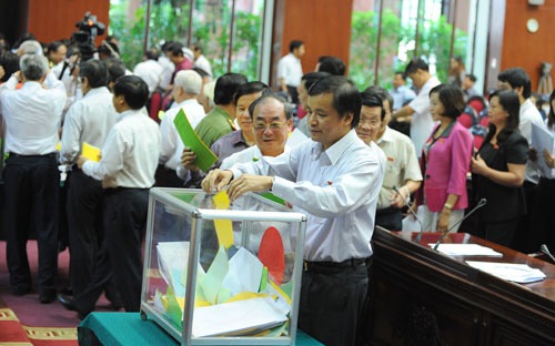 Tại lần lấy phiếu đầu tiên, báo chí đã chuyển tải thông tin đến cử tri kết quả lấy phiếu rất kịp thời.