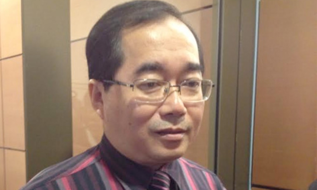 Liên quan đến trả lời của đại biểu Phước (ảnh) với báo chí rằng không có luật nào đưa ra quy định dùng từ nào là sai, một vị đại biểu cho rằng quy phạm đạo đức thì mỗi công dân đều được học và phải hiểu, nói gì đến đại biểu Quốc hội.<br>